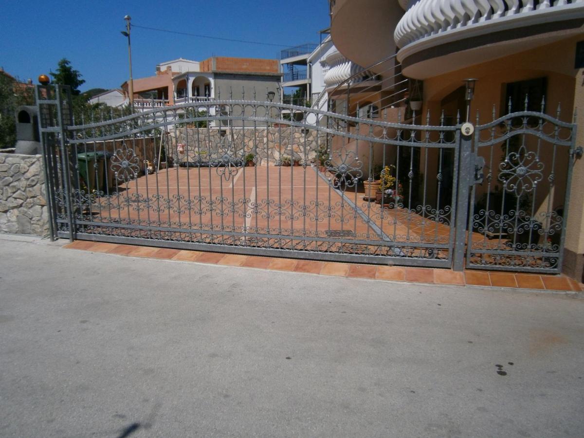 Apartments With A Parking Space Vodice - 13973 Kültér fotó